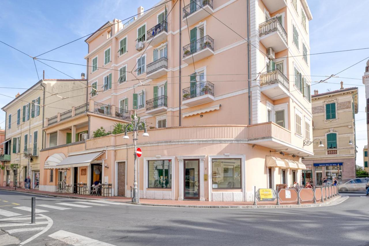 Vivi La Dolce Vita A Due Passi Dal Mare Bordighera Exterior photo